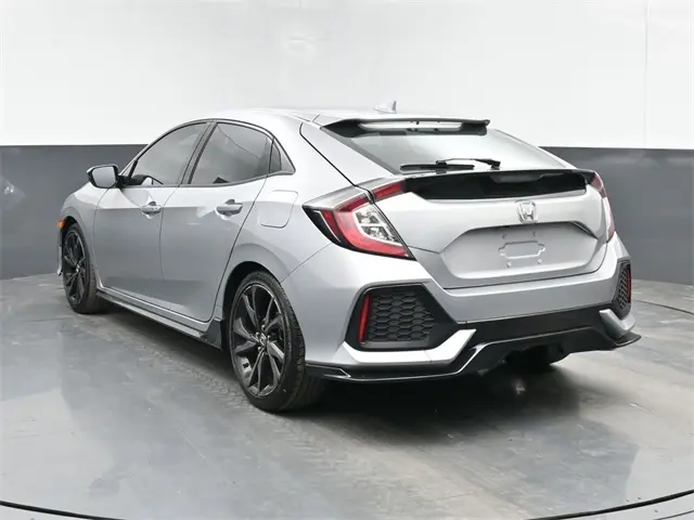 2018 Honda Civic Sport Touring photo 3
