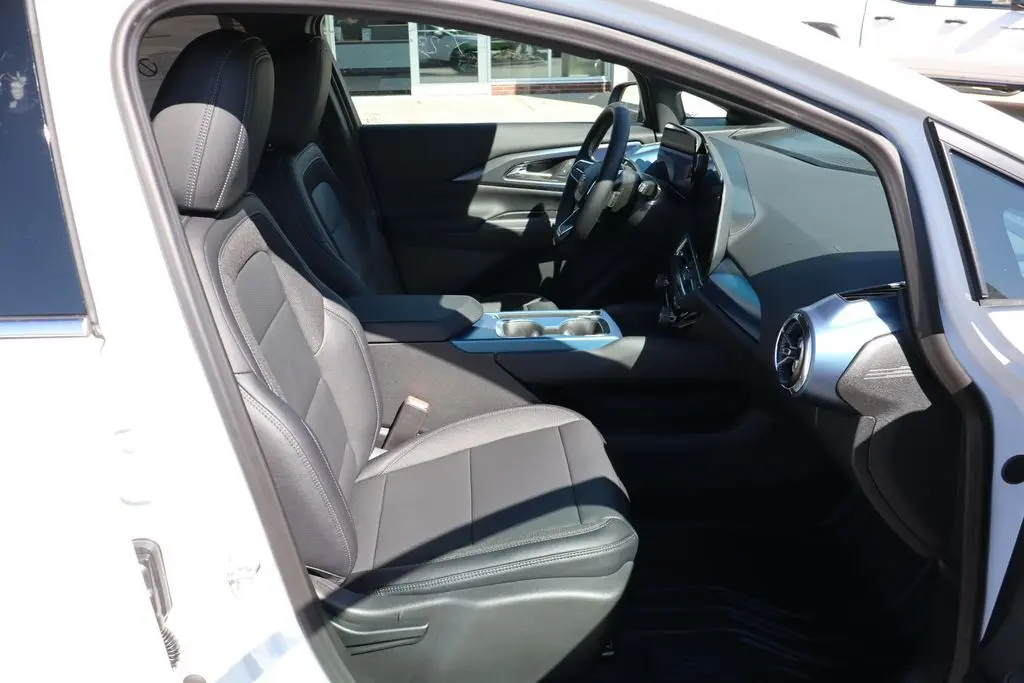 2026 Chevrolet Equinox LT photo 43