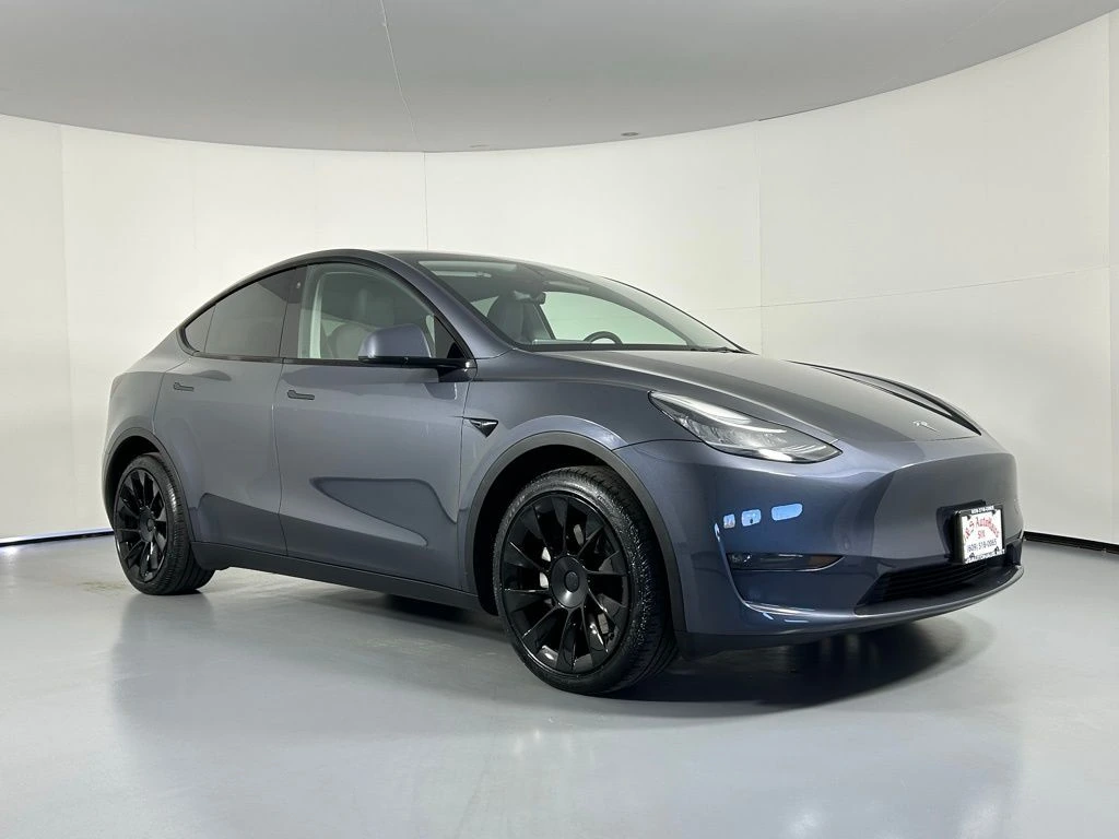 2023 Tesla Model Y Long Range's photo