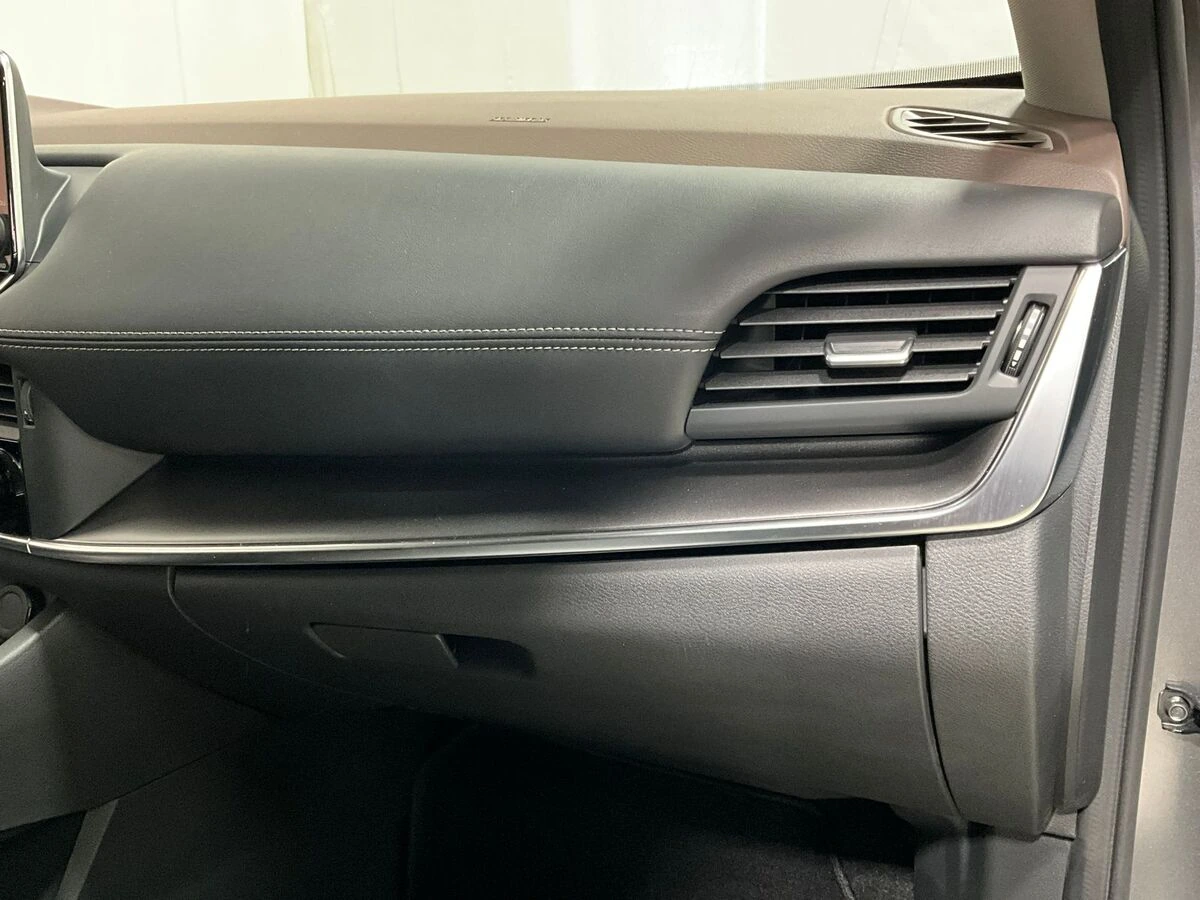 2023 Nissan Rogue SV - Photo 17