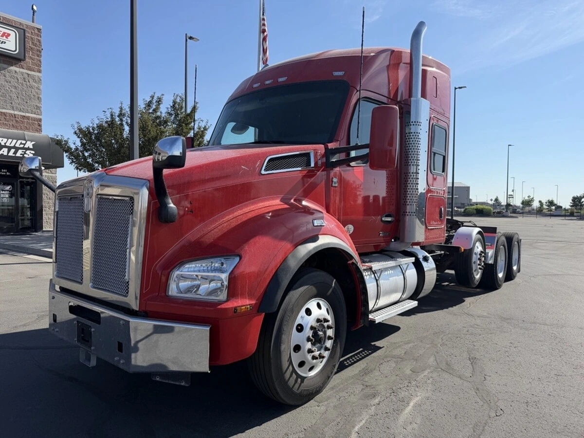 2023 Kenworth T880