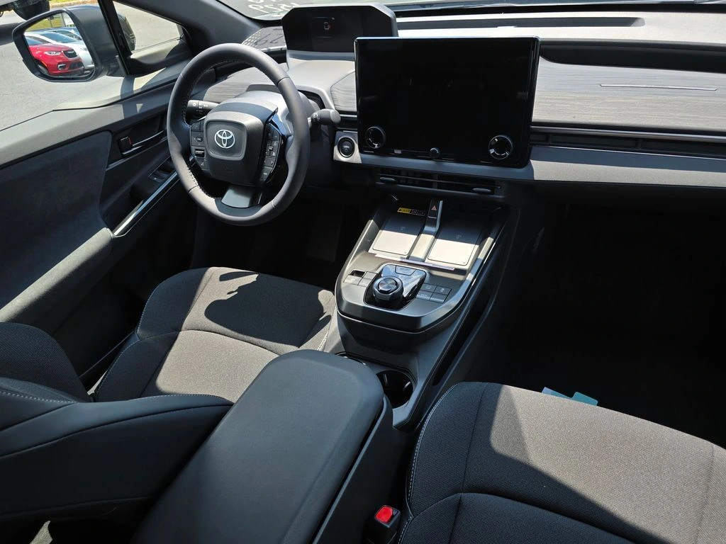 2026 Toyota C-HR SE - Photo 16