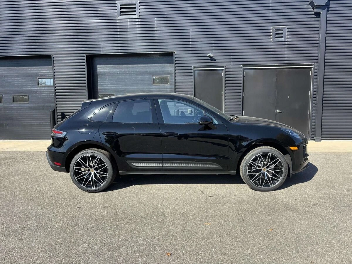 2026 Porsche Macan Base - Photo 11