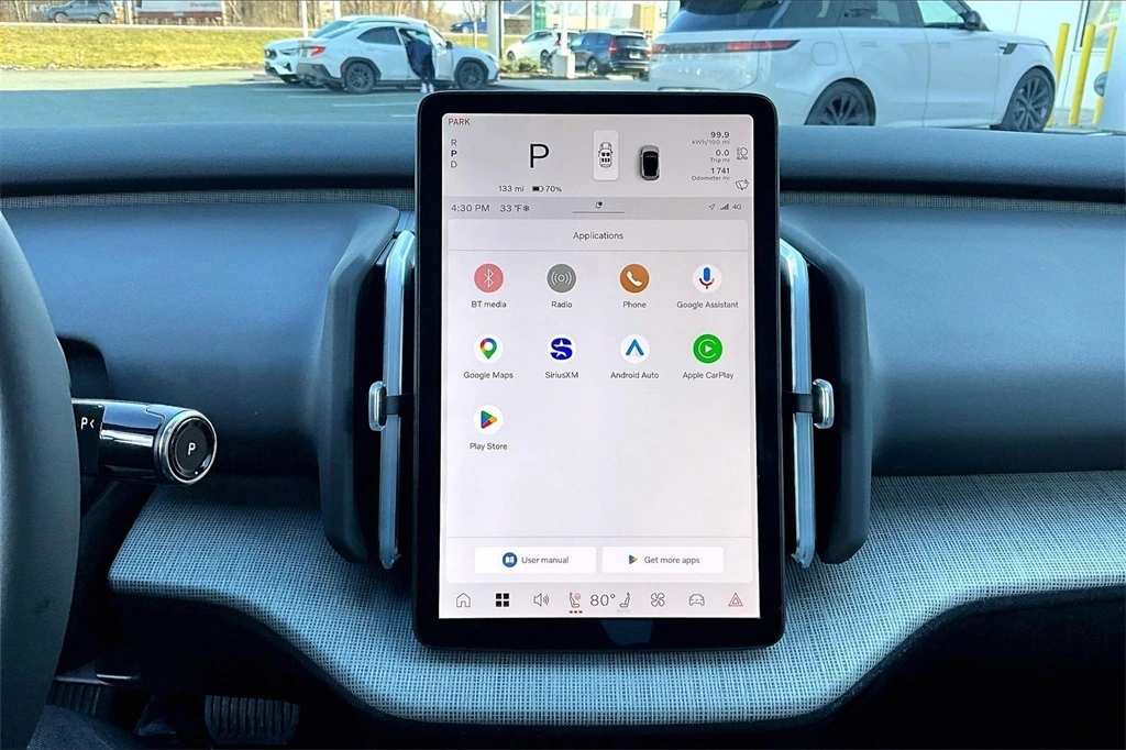 2025 Volvo - image 14