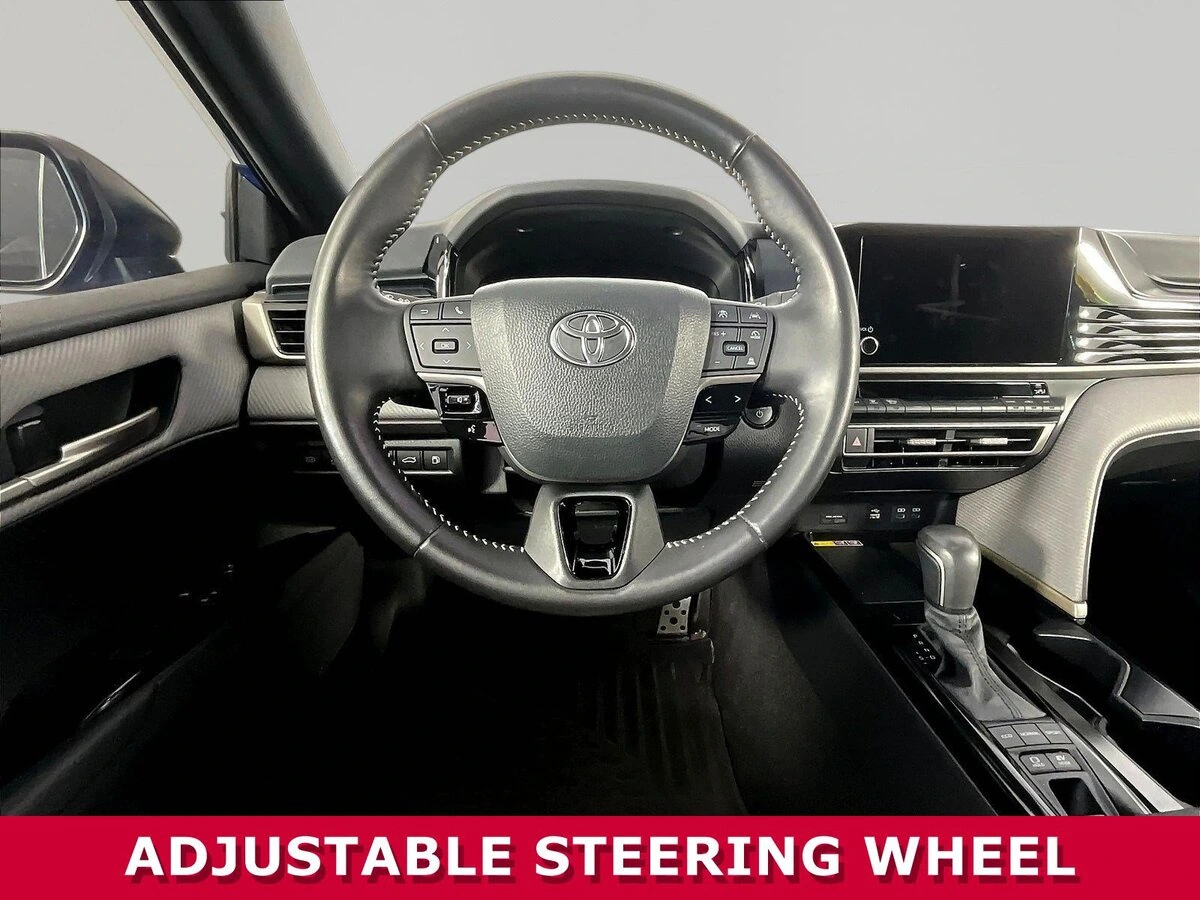 2025 Toyota Camry SE - Photo 8