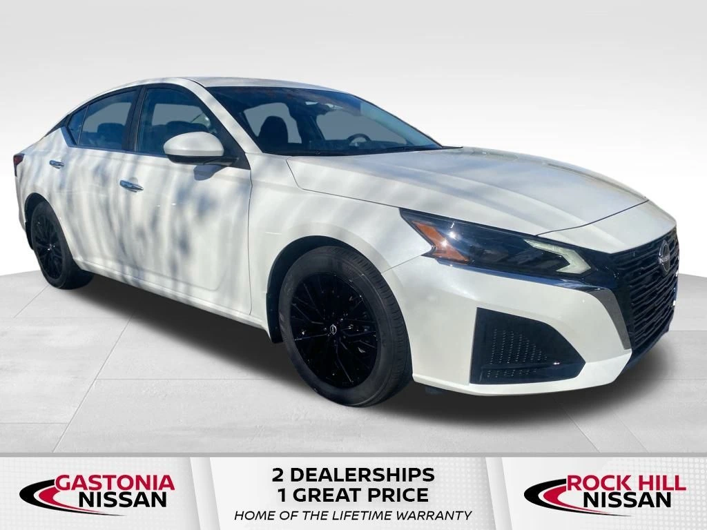 2025 Nissan Altima SV's photo