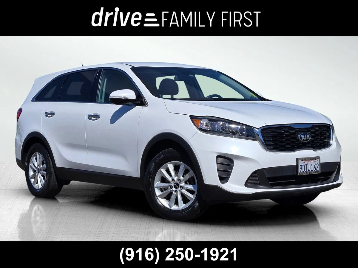 2019 Kia Sorento LX AT's photo