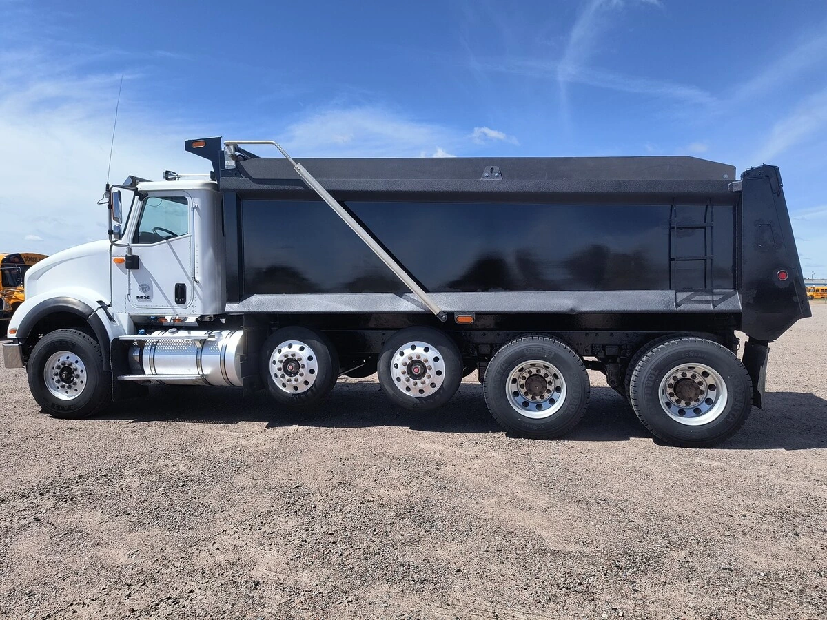 2018 International HX in Plover, WI — photo 2