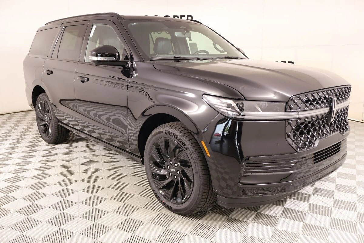 2026 Lincoln Navigator Reserve 4WD's photo