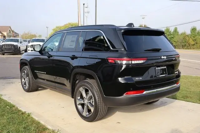 2025 Jeep Grand Cherokee Limited photo 24