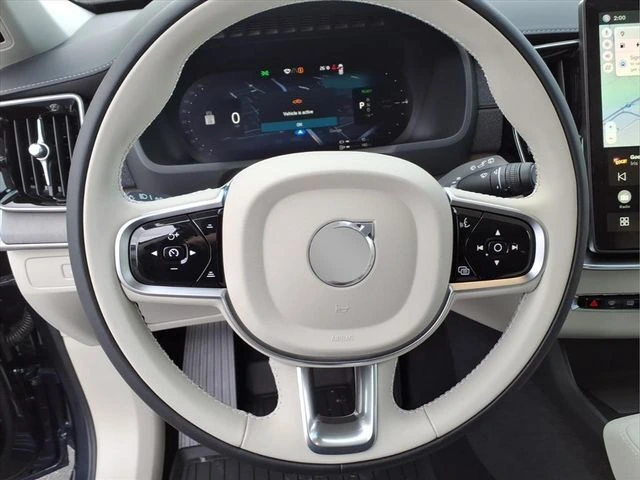 2026 Volvo - image 15