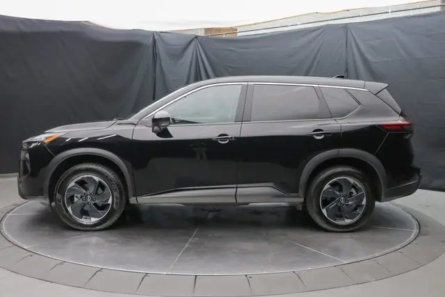 2024 Nissan Rogue SV photo 9