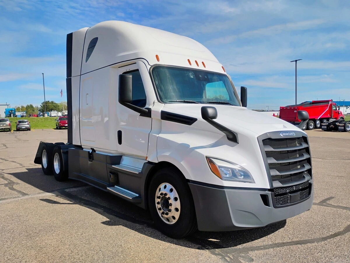 2023 Freightliner Cascadia in Chattanooga, TN — photo 3