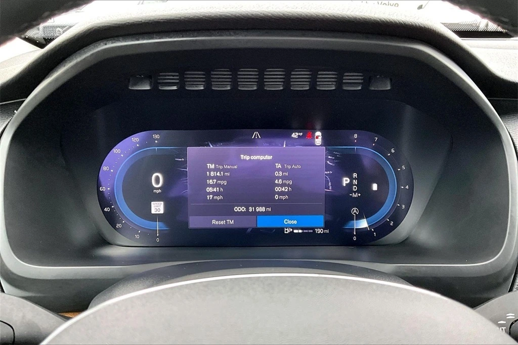 2024 Volvo - image 13