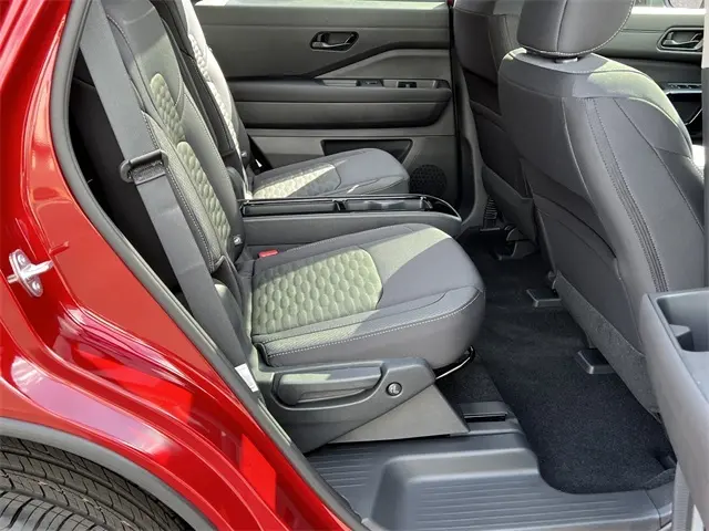 2025 Nissan Pathfinder SV photo 23