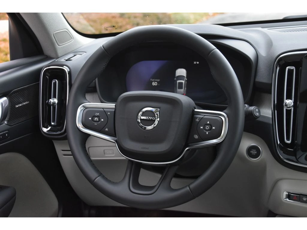 2026 Volvo - image 16