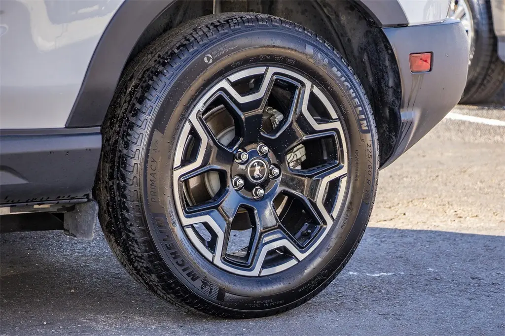 2025 Ford Bronco Sport Outer Banks photo 4