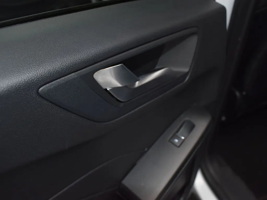 2023 Ford Escape ST-Line photo 25