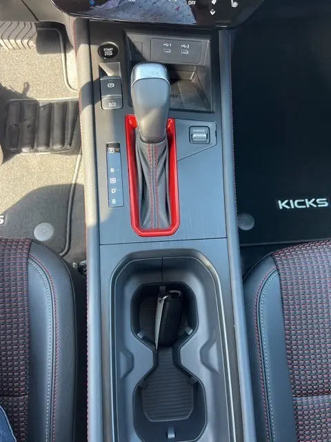 2026 Nissan Kicks SR photo 13