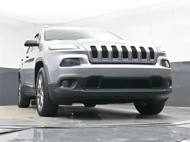 2018 Jeep Cherokee Latitude photo 37