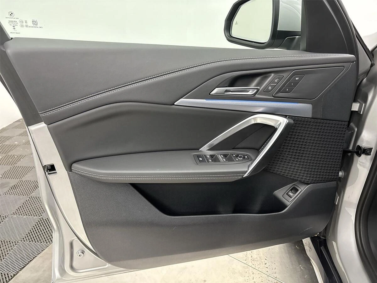 2025 BMW X1 28i - Photo 26