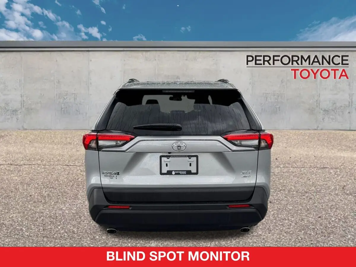 2025 Toyota RAV4 XLE photo 2