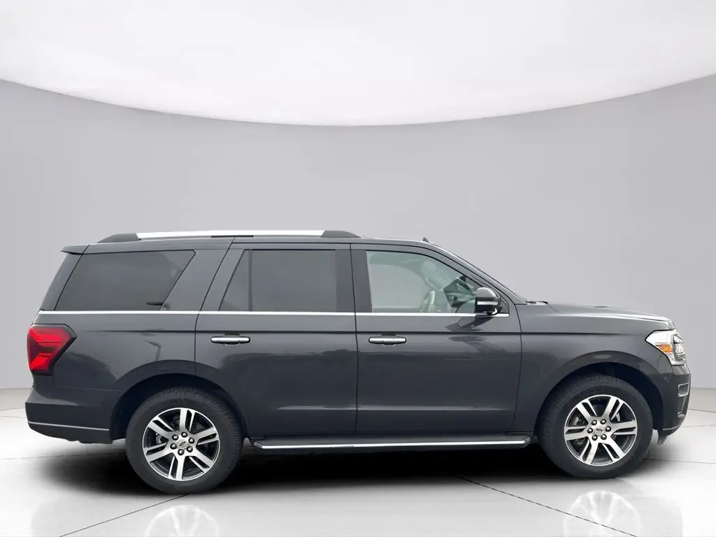 Used 2022 Ford Expedition Limited with VIN 1FMJU2AT1NEA00639 for sale in Beloit, WI