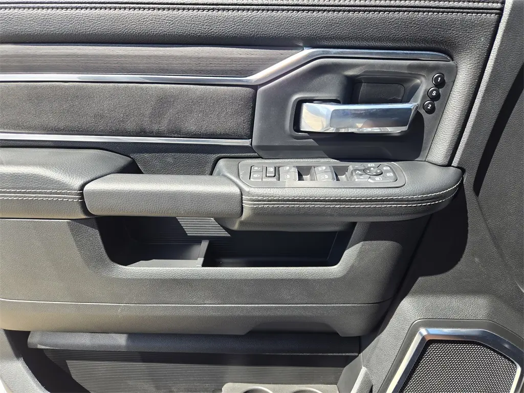 2026 Ram 2500 Laramie photo 18