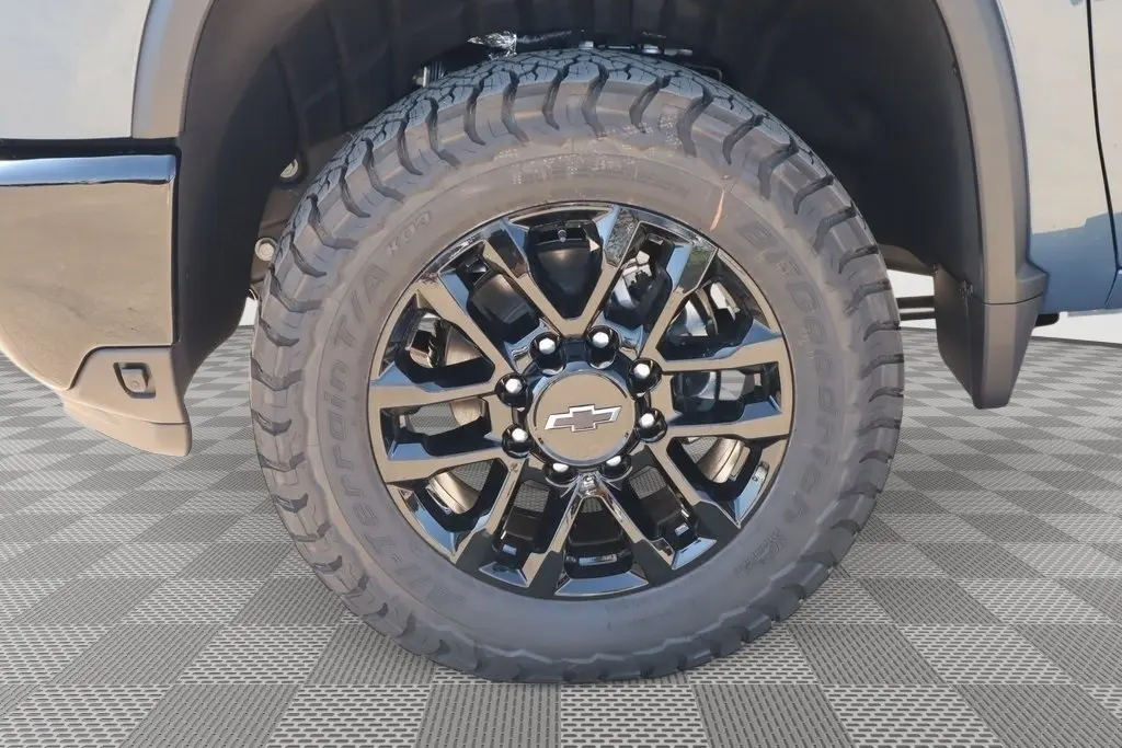 2026 Chevrolet Silverado 2500HD LTZ photo 16