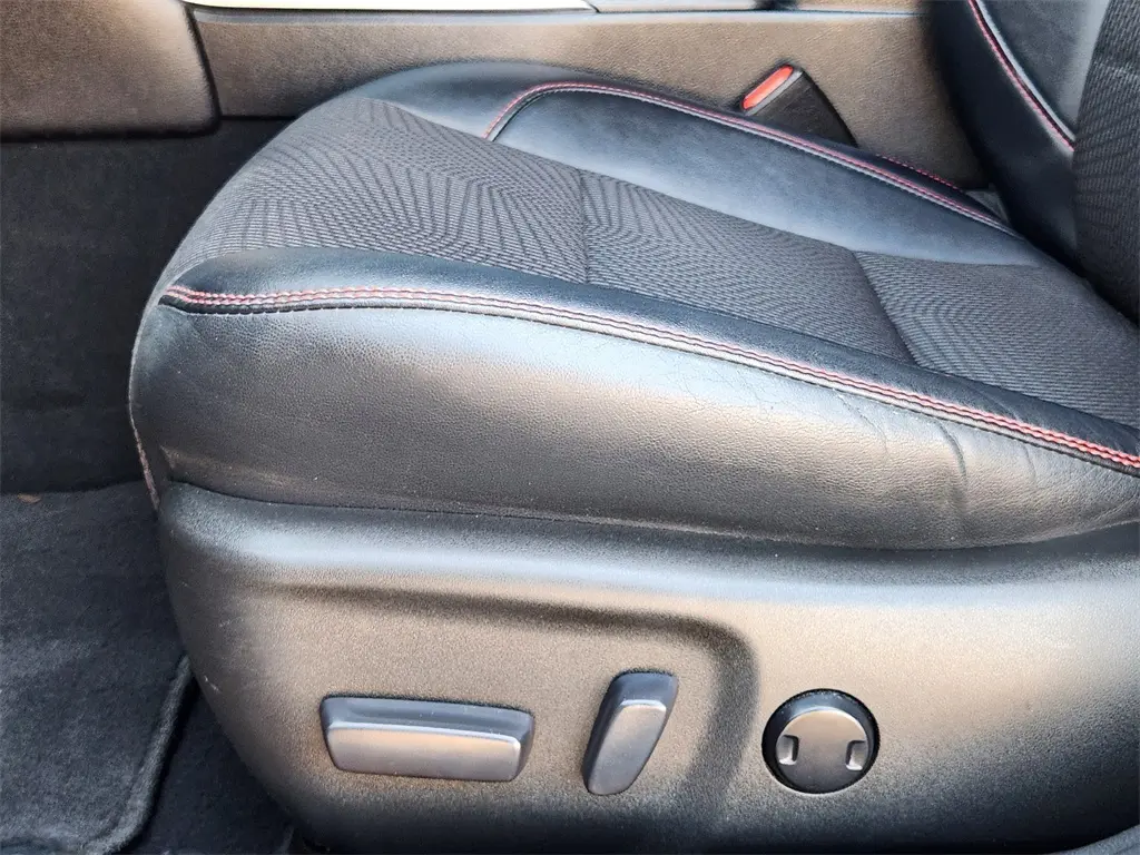 2016 Toyota Camry Base photo 16