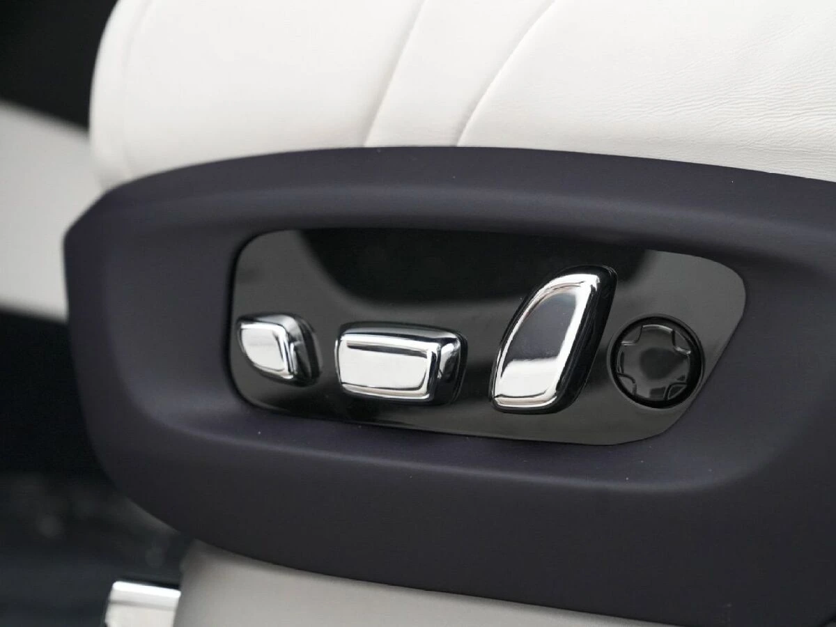 2026 Rolls-Royce Phantom Base - Photo 8