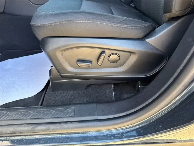 2022 Ford Explorer XLT photo 17