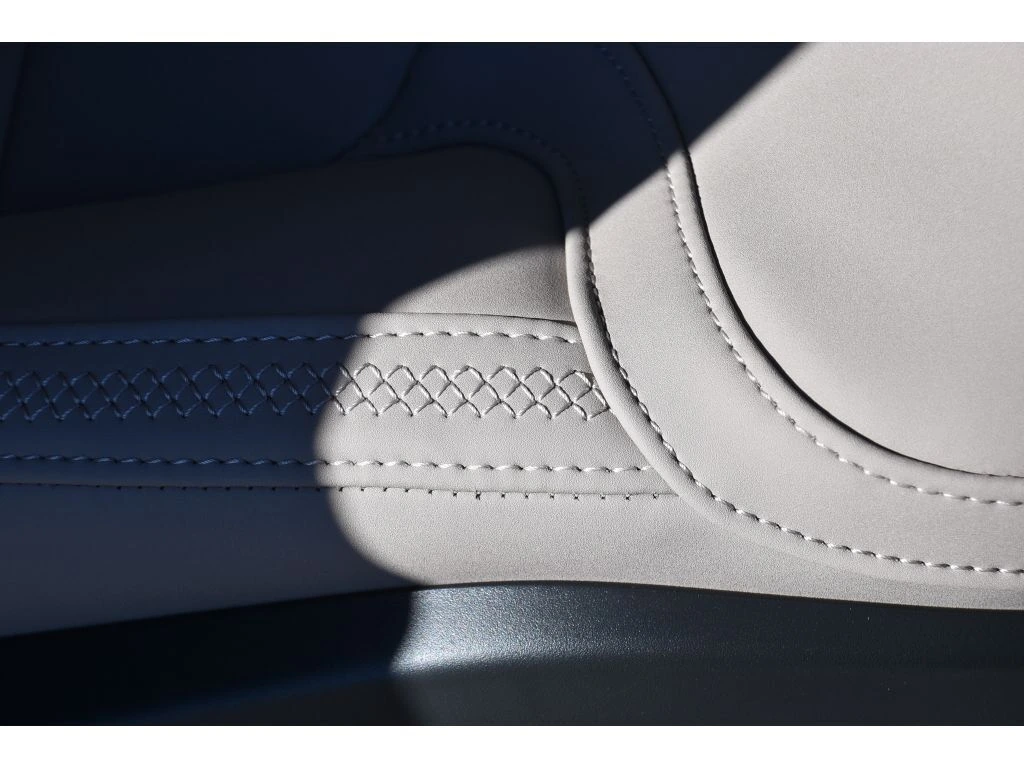 2026 Volvo - image 33