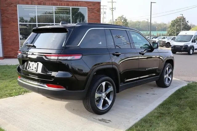 2025 Jeep Grand Cherokee Limited photo 27