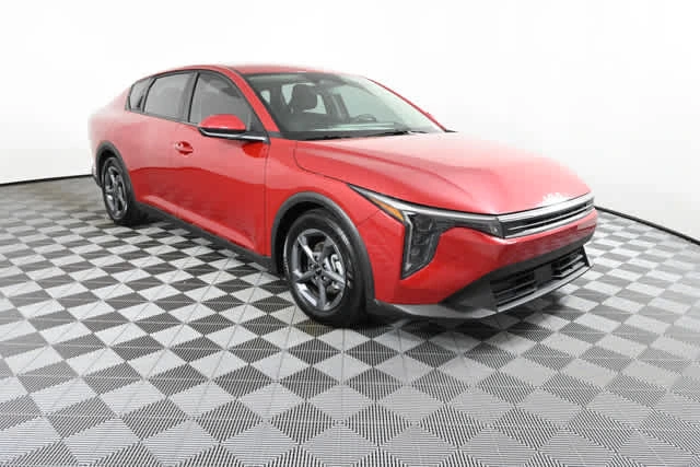 2025 Kia K4 LXS AT's photo