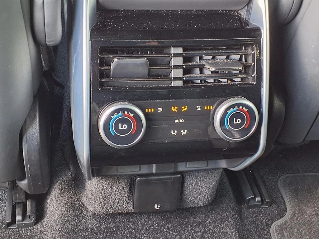 2025 Land Rover Range Rover SE - Photo 16