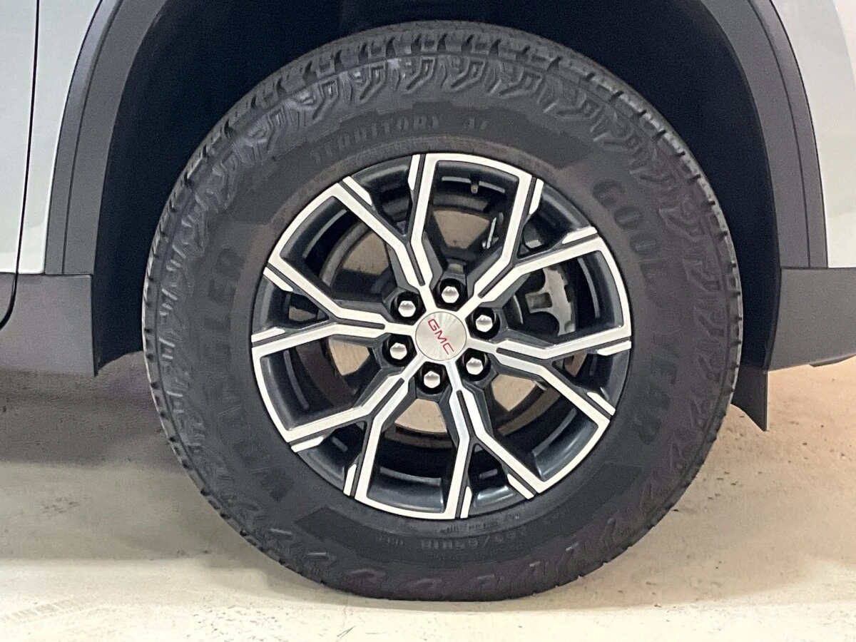 2024 GMC Acadia AT4 - Photo 12