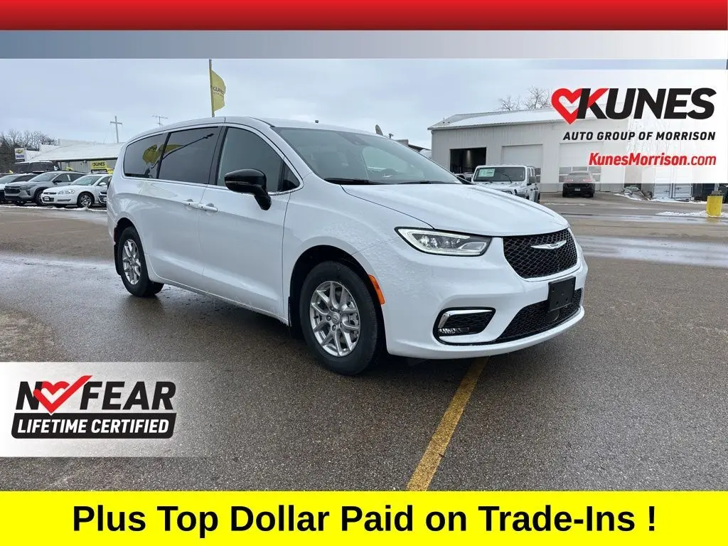 2026 Chrysler Pacifica Select's photo