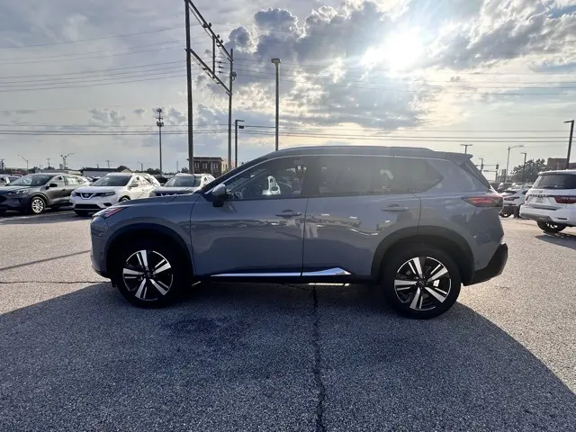 2023 Nissan Rogue Platinum photo 5
