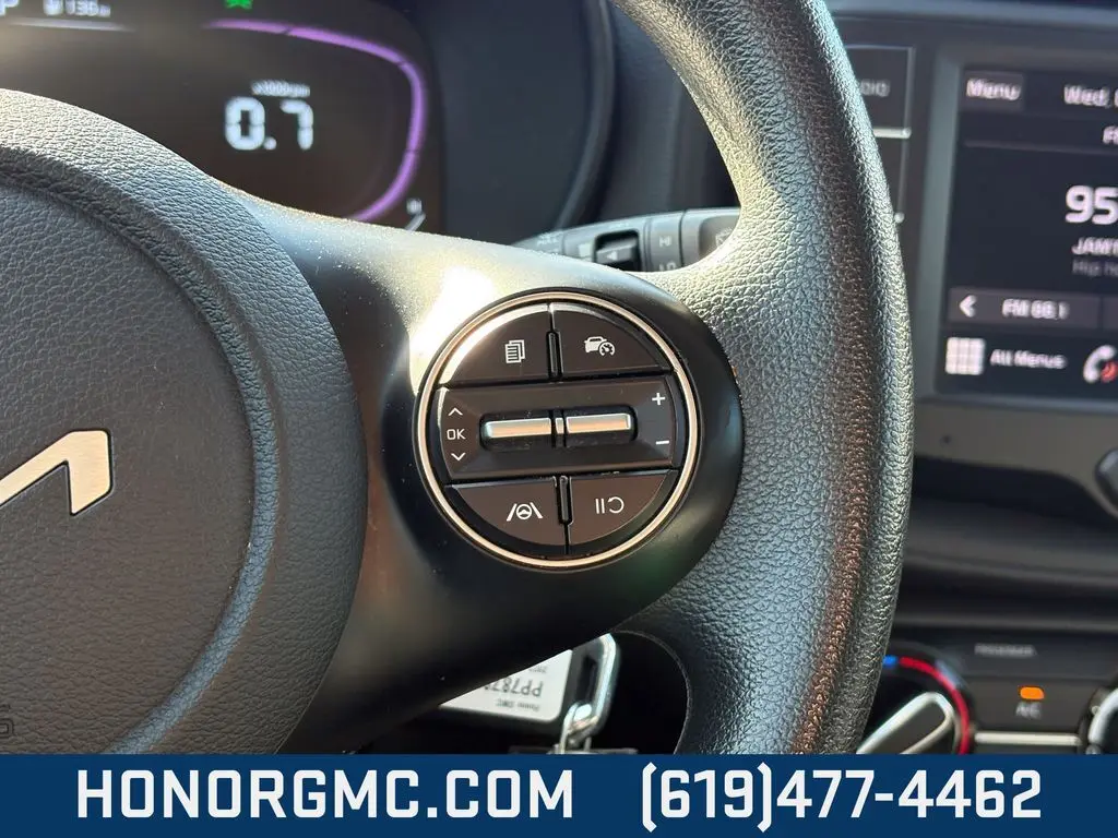 2023 Kia Soul LX photo 22