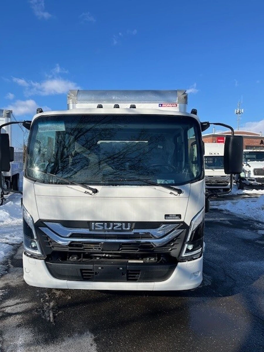 2025 Isuzu NRR in Bridgeport, CT — photo 7