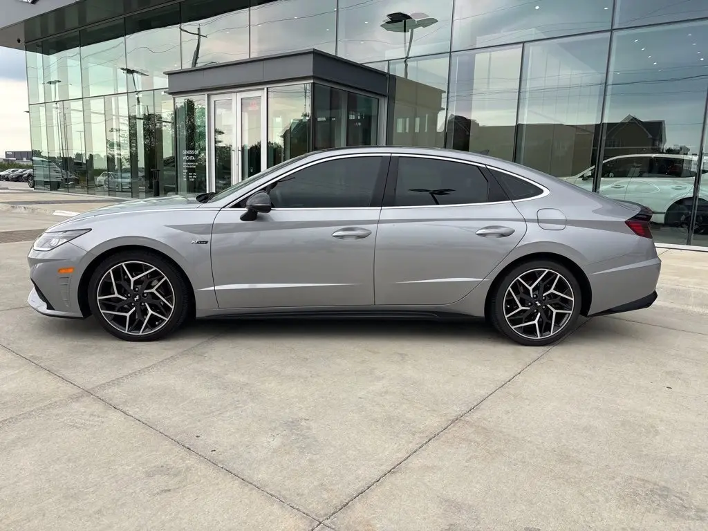 2023 Hyundai Sonata SEL Convenience N Line photo 2