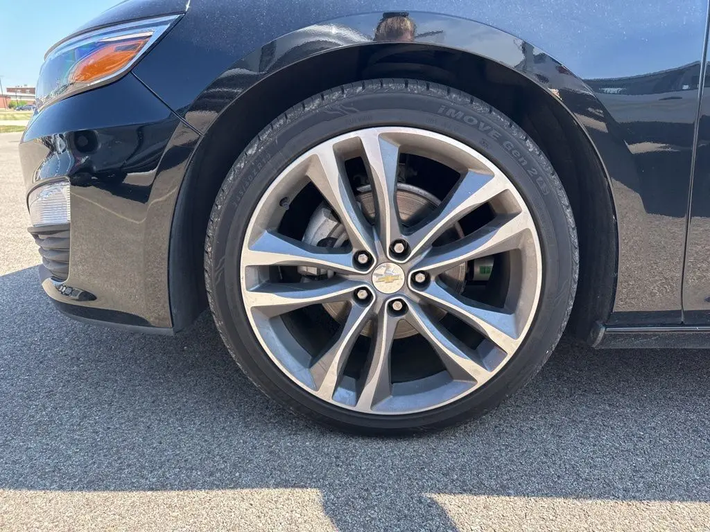 2023 Chevrolet Malibu 1LT photo 12