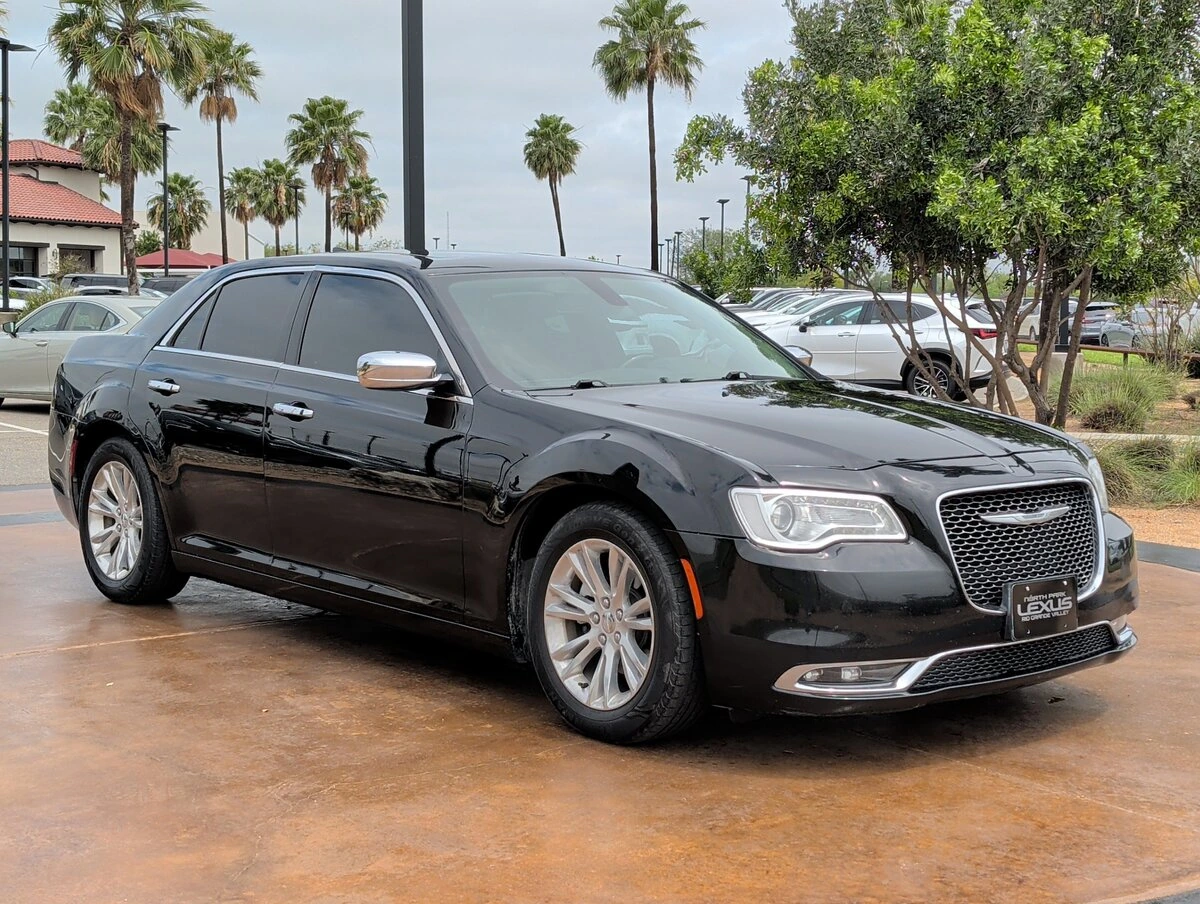2017 Chrysler 300 C