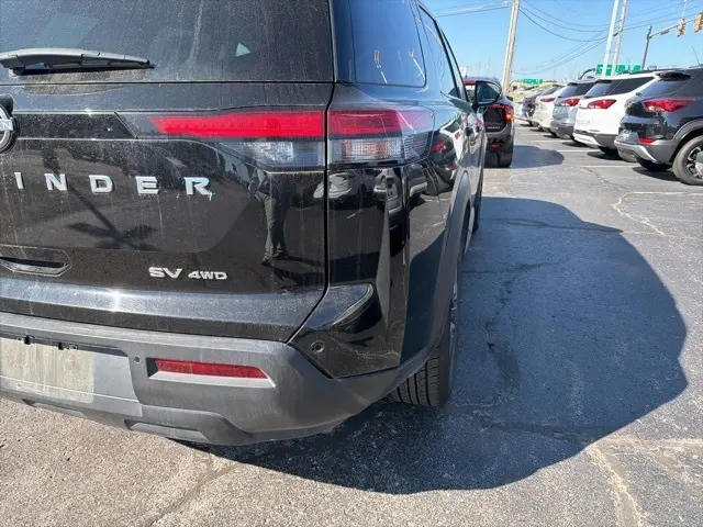 2024 Nissan Pathfinder SV photo 3