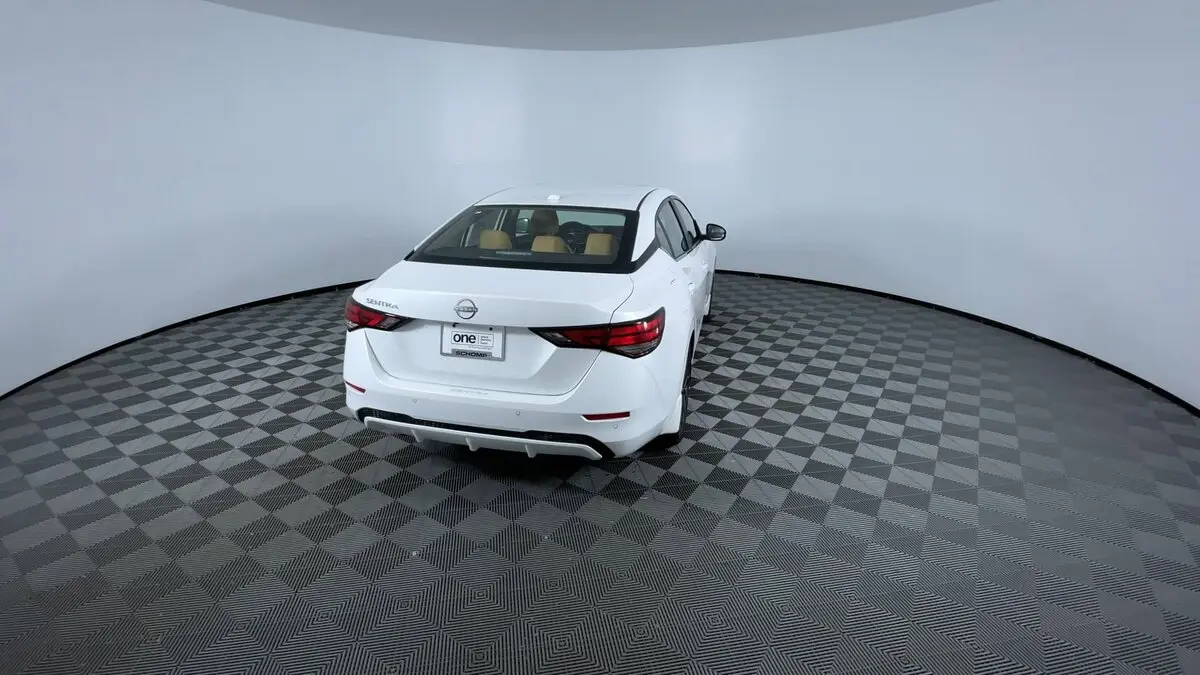 2025 Nissan Sentra SV photo 4