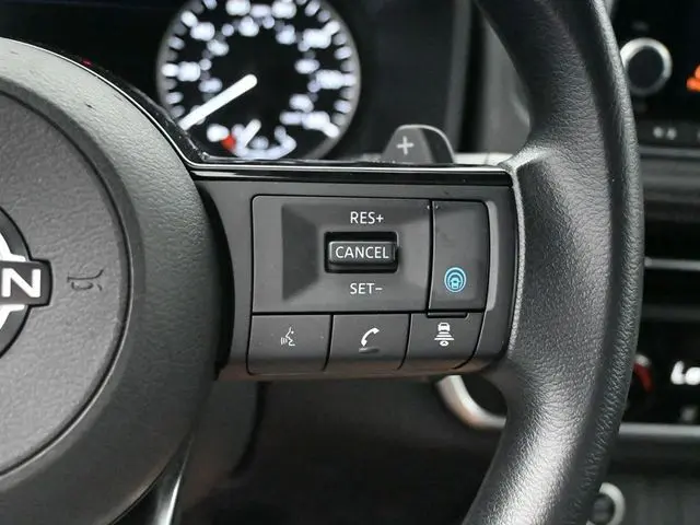 2023 Nissan Rogue SV photo 22