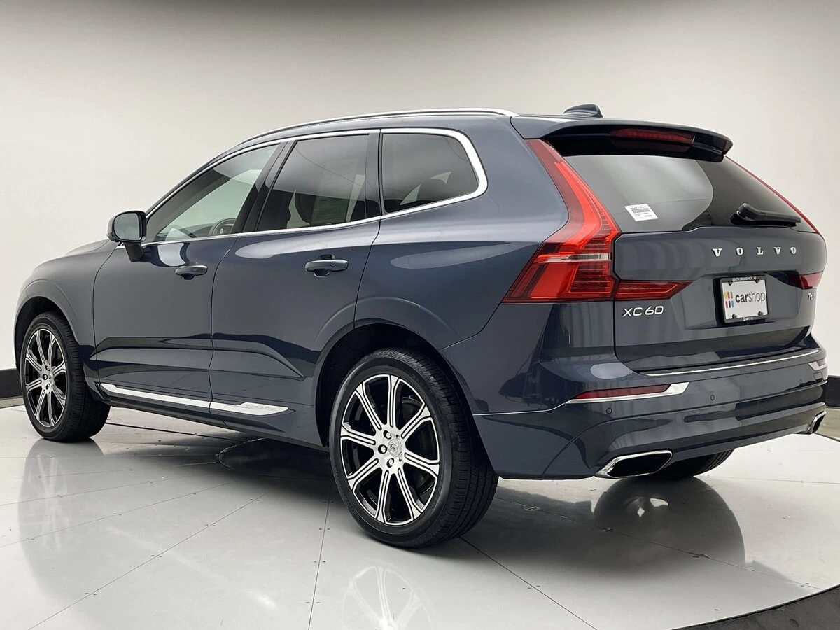 2020 Volvo - image 3