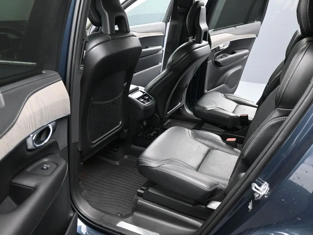 2021 Volvo XC90 T6 AWD Inscription photo 18