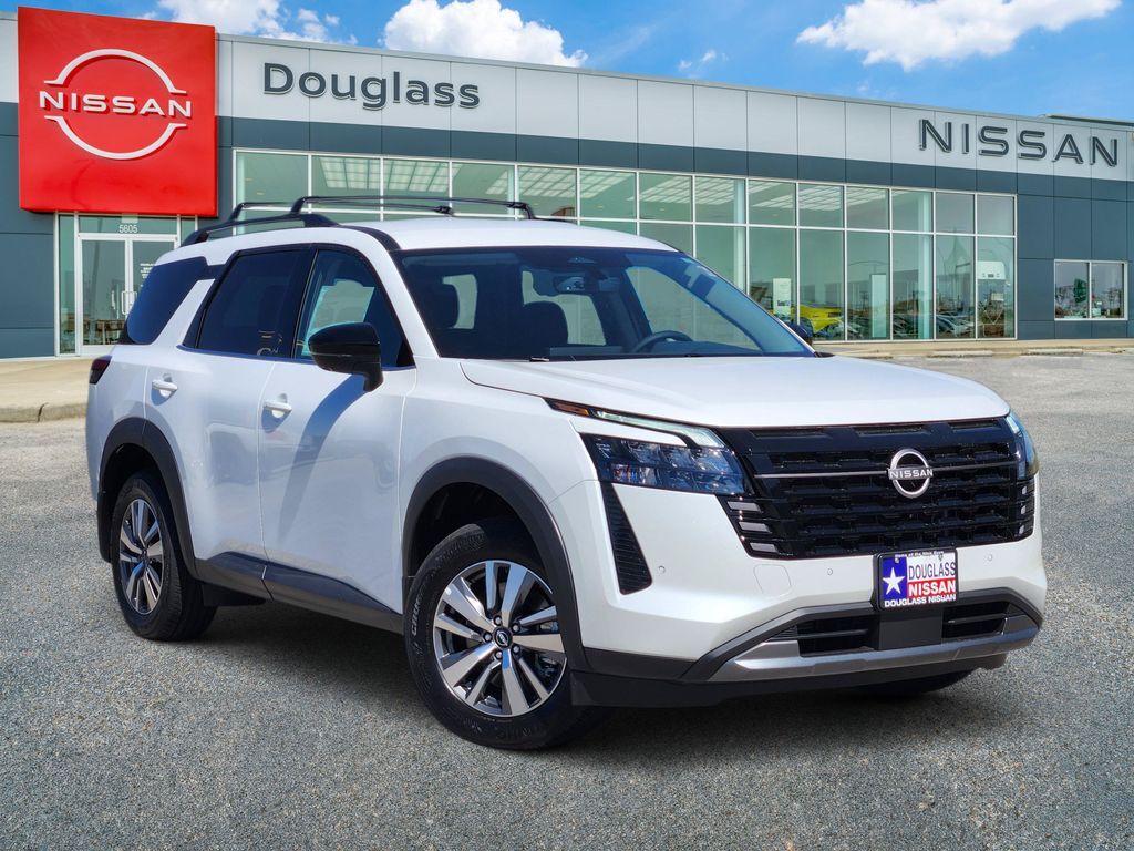 2026 Nissan® Pathfinder SL